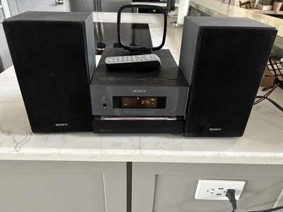 Sony HCD-CBX1 Hi Fi Stereo CD/AM/FM/MP3 Player Radio w/Remote - Image 1 of 4