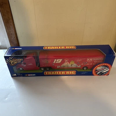 Plataforma de remolque NASCAR 2002 Winners Circle Muppets 25th Jeremy Mayfield #19 1:64 Foto 1 de 4