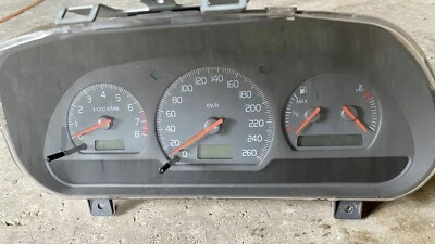 Volvo V40 S40 2001-2004 Panel de Cuadro de Instrumentos OEM 2.0 Gasolina 30889710B Foto 1 de 4