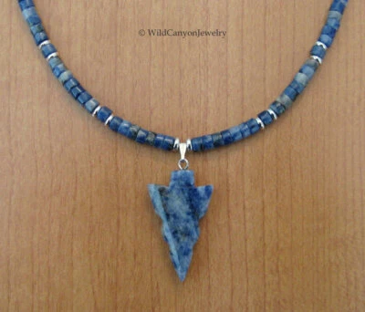 Collar colgante punta de flecha de sodalita Foto 1 de 2