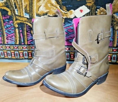 Botas Juicy Couture con correa de combate con cremallera para mujer talla 7 puntera forro rosa  Foto 1 de 4