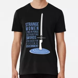 Camiseta Strange Women Lying In Ponds Distributing Swords Monty Python S-5XL EE. UU. - Imagen 1 de 5