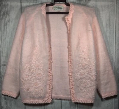 Cárdigan bordado a mano años 60 de colección pequeño Acrílico rosa pastel Taiwán a la moda completa  Foto 1 de 4