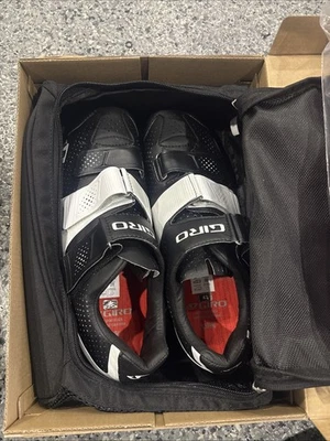 GIRO 43 PROLIGHT SLX II EC90 CARBON ROAD CYCLING SHOES  BLACK & WHITE - Image 1 of 4
