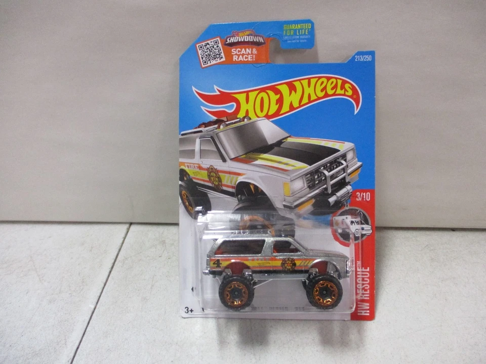 Hot Wheels 1:64 Batmobile Car - DHT88