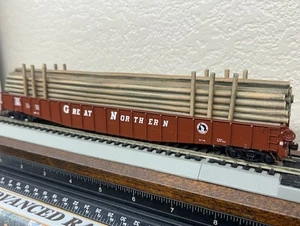 GREAT NORTHERN - 65 ft DROP END MILL GONDOLA w/ RESIN POLE LOAD HO SCALE NEW - Picture 1 of 11