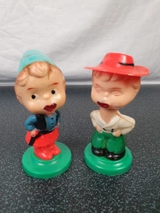 Juego de cabeza bobble vintage 1950 muñecas besadoras magnéticas plástico celuloide Hong Kong - Imagen 1 de 9