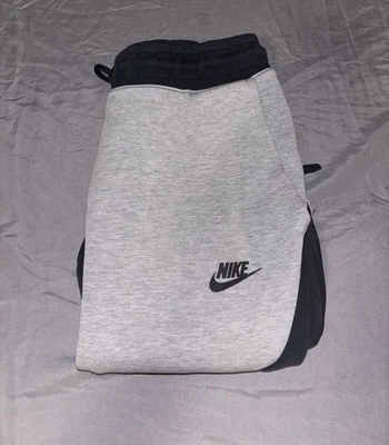 Nike Club Joggers Hombre XS Cordón Gris/Azul Marino Foto 1 de 4