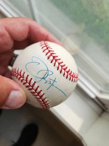 1960s-90s YANKEES PLAYERS AUTOGRAPH SIGN MLB BASEBALL ( 2 BALL SIGNED) - Picture 1 of 4