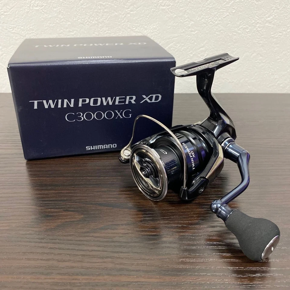 Shimano 25 TWIN POWER XD C3000XG Spinning Reel New in Box - Image 1 of 3
