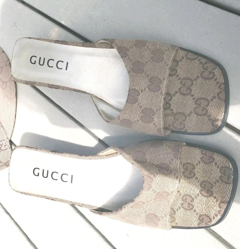 Gucci Womens Shoes Monogram GG Vtg Sandal Size 7.5 Slip-On Beige Brown Canvas  - Image 1 of 4
