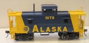 ATLAS Trainman-O-#2003058-1   C&O-Style Steel Center-Cupola Caboose - AK #1070 - Picture 1 of 8