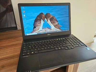 Fujitsu-Lifebook A555, 15,6" Laptop. i3-5005U/2,0 ghz, 8 gb. DDR3, 240 gb. SSd - Bild 1 von 4