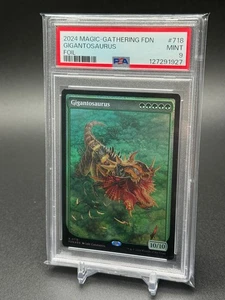 2024 Magic the Gathering, Foundations - Gigantosaurus Full Art Foil #718 PSA 9 - Bild 1 von 2