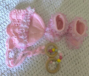 Hand Knitted Baby Girl Gift Set Lace edged Bonnet & Bootees with Teether Toy - Picture 1 of 6