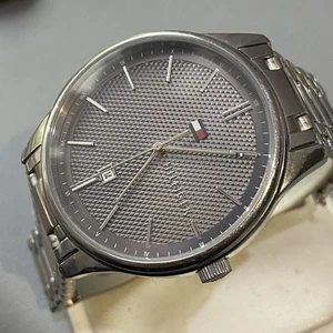 Mens Tommy Hilfiger Designer Watch Date genuine Serviced - Picture 1 of 12