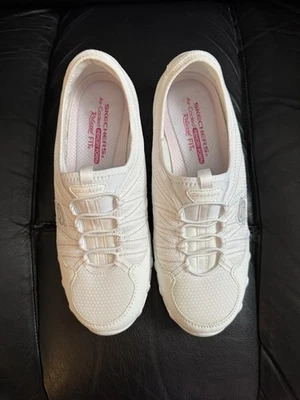 Zapatos para mujer Skechers Bikers Lite Relive blancos talla 9M ligeramente usados caja original. Foto 1 de 4