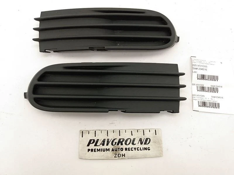 VOLVO V50 S40 Front Bumper Corner Trim Pieces 2004 2005 2006 2007 - Image 1 of 4
