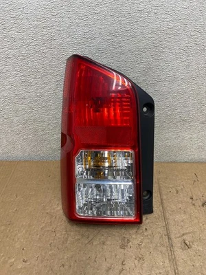 Luz trasera izquierda conductor lado izquierdo Nissan Pathfinder 2005 a 2012 OEM V4576 DW Foto 1 de 4