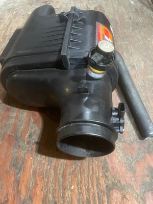 2008-2010 Ford F250 F350 Super Duty 6.4L 6.4 Factory OEM Air  box K&N Filter.  - Image 1 of 4