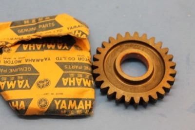 NOS YAMAHA DT250 IT250 IT400 YZ250 YZ400 KICK GEAR PART# 1W4-15641-01-00 - Image 1 of 4