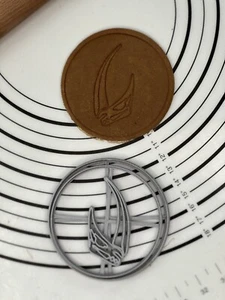The Mandalorian Crest Cookie Cutter & Mold Produced by 3D Kitchen Art - Picture 1 of 10