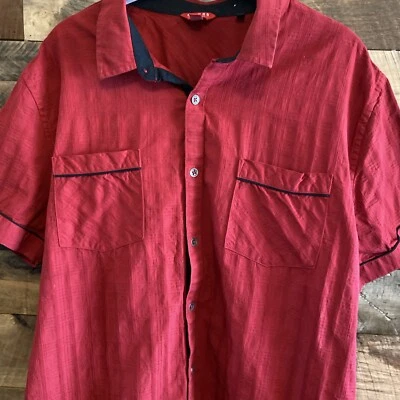 Rockabilly texturizado rojo y negro con botones XL Guess para hombre Foto 1 de 4