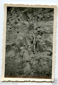 Portrait homme escalade paroi rocheuse - photo ancienne an. 1940 - Picture 1 of 1