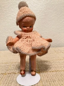 Vintage 1930's Composition 4-3/4" Bow Knot Doll - Imagen 1 de 6