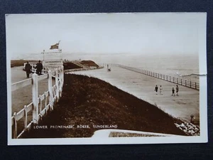 Sunderland ROKER Lower Promenade JOHNSON & REFRESCOS DE MADERA - Postal antigua RP - Imagen 1 de 4