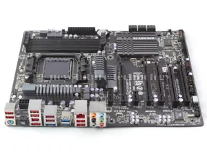 Placa madre GIGABYTE AMD 990FX GA-990FXA-UD3, zócalo AM3/AM3+ DDR3 USB3.0 ATX - Imagen 1 de 4