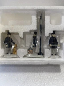 DEPT 56 DICKENS VILLAGE ACCESORIO "CONSTABLES" #5579-4 JUEGO DE 3 NUEVO - Imagen 1 de 4