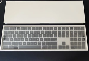 Klawiatura Apple Magic z klawiaturą numeryczną do iMac i MacBooka Pro - Zdjęcie 1 z 2