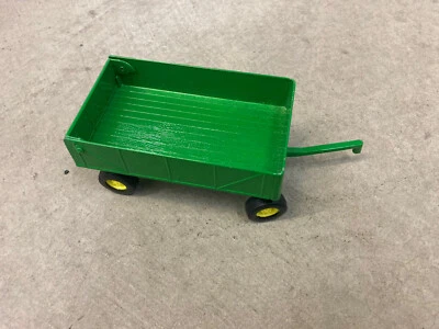 JOHN DEERE Farm Wagon/Trailor 2021 Green Die-Cast Ertl - Image 1 of 3