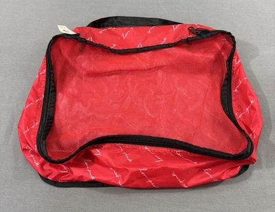 Bolso de Viaje Love Pink By Victoria Secrets Delicates Rojo Nylon Sensación Nuevo con Etiquetas Foto 1 de 3