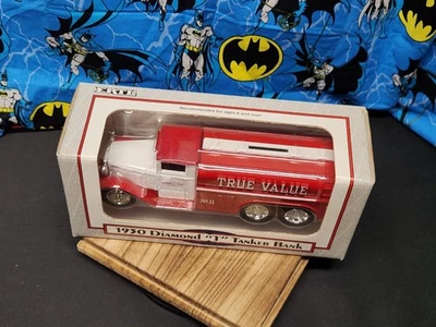 ERTL #9513 1930 Diamond T Tanker Bank 1/34 Scale Die-Cast Metal Rubber Tires - Image 1 of 4