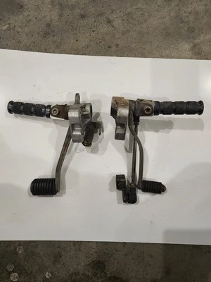 Juegos traseros Yamaha FZR600 1996 con mandos Yamaha FZR600 3HE Foto 1 de 4