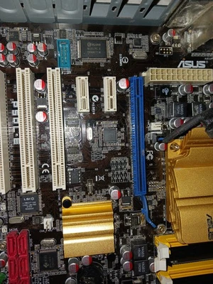 CASE + SCHEDA MADRE SOCKET 775 ASUS P5QL-E + CPU INTEL NON TESTATA - Immagine 1 di 4