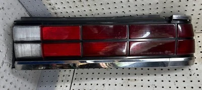 Dodge 600 1986-1988 sedán derecho pasajero luz trasera 04321528 Foto 1 de 4