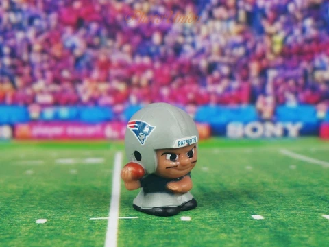 Lil TeenyMates Football League New England Patriots Figure K1369 F8 Cover