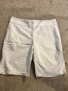 Ann Taylor Signature Fit Shorts Size 6 Lower On Waist Bermuda Light Beige - Picture 1 of 5
