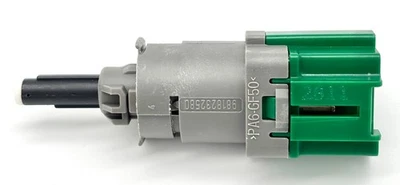 Genuine Citroen Berlingo C5 & Peugeot 508 Expert Brake Light Switch 9818232580 - Image 1 of 4