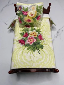 Mini Dollhouse Bedspread blanket 2 Pillow 1:12scale twin size FLOWER BOUQUET - Picture 1 of 3
