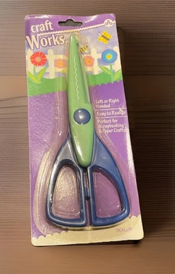Craft works Paper Shapers Scissors Scrapbooking Border Trim Edge scallop cut  - Image 1 of 4