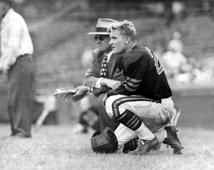 1948 Chicago Bears BOBBY LAYNE & GEORGE HALAS Glossy 8x10 Photo Football Print - Picture 1 of 1