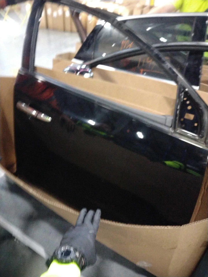 Used Front Right Door Assembly Front fits: 2009 Nissan Murano w/o keyless entry - Image 1 of 4