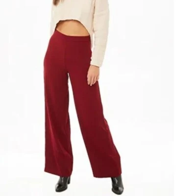 NUEVO Pantalones Largos Forever 21 Contemporáneos Vino Rojo Cintura Alta Acampanados Tejidos Pequeños Foto 1 de 4