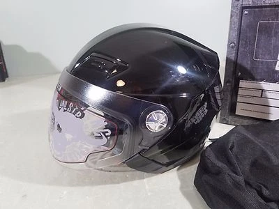 速度和力量头盔 SS650 纯光泽黑色 XL 特大号 877962 — 第 1/4 张图片