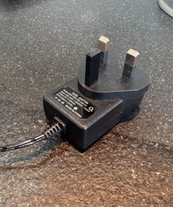 Ac Adaptor model SBH-005-090-A2 - Picture 1 of 2