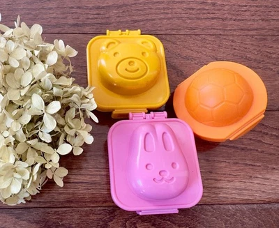 Molde de huevo hervido 3 piezas oso 🐻 conejo 🐰 pelota de fútbol ⚽️ JAPÓN para almuerzo decorativo bento Foto 1 de 4